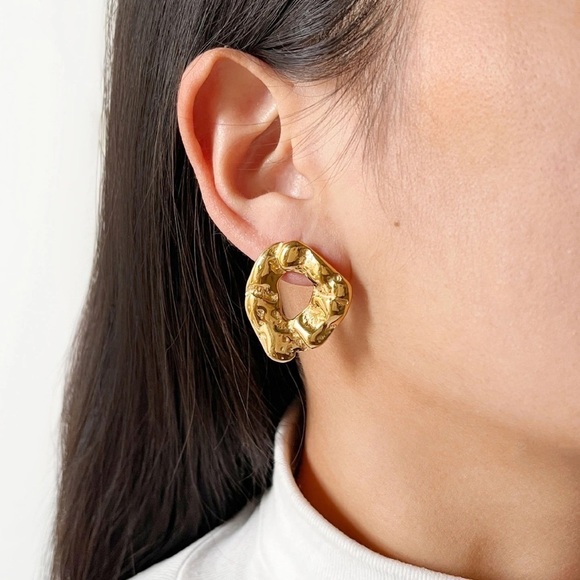18K Gold Plated *Irregular Texture* Stud Earrings - Picture 7 of 10